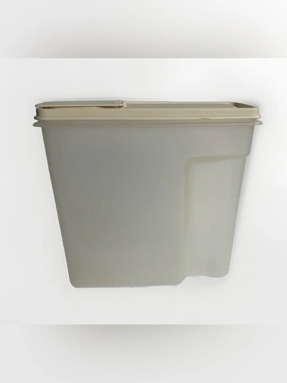 Vintage Rubbermaid Servin Saver 13 Cup Cereal Keeper Container Almond 0090 0091